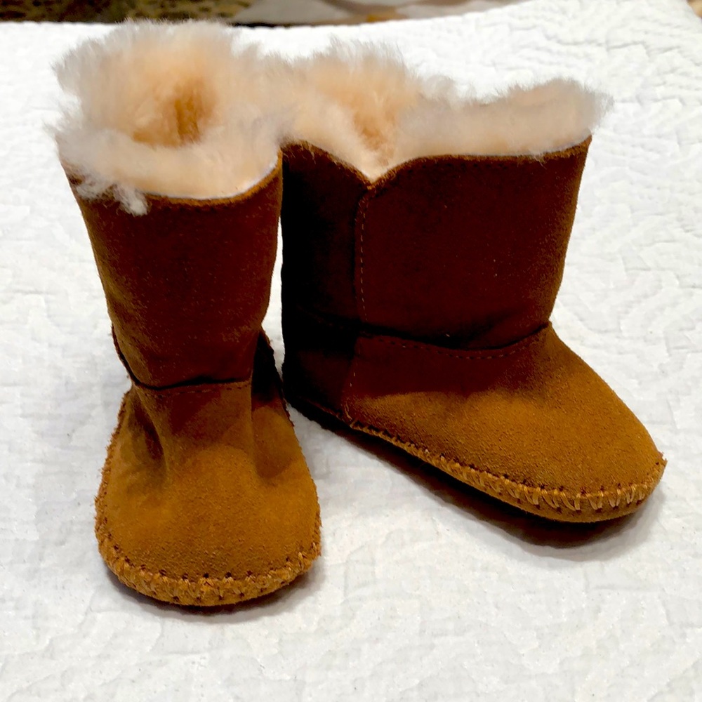 UGG Baby Boots - US 2-3 (Eu 18) As New